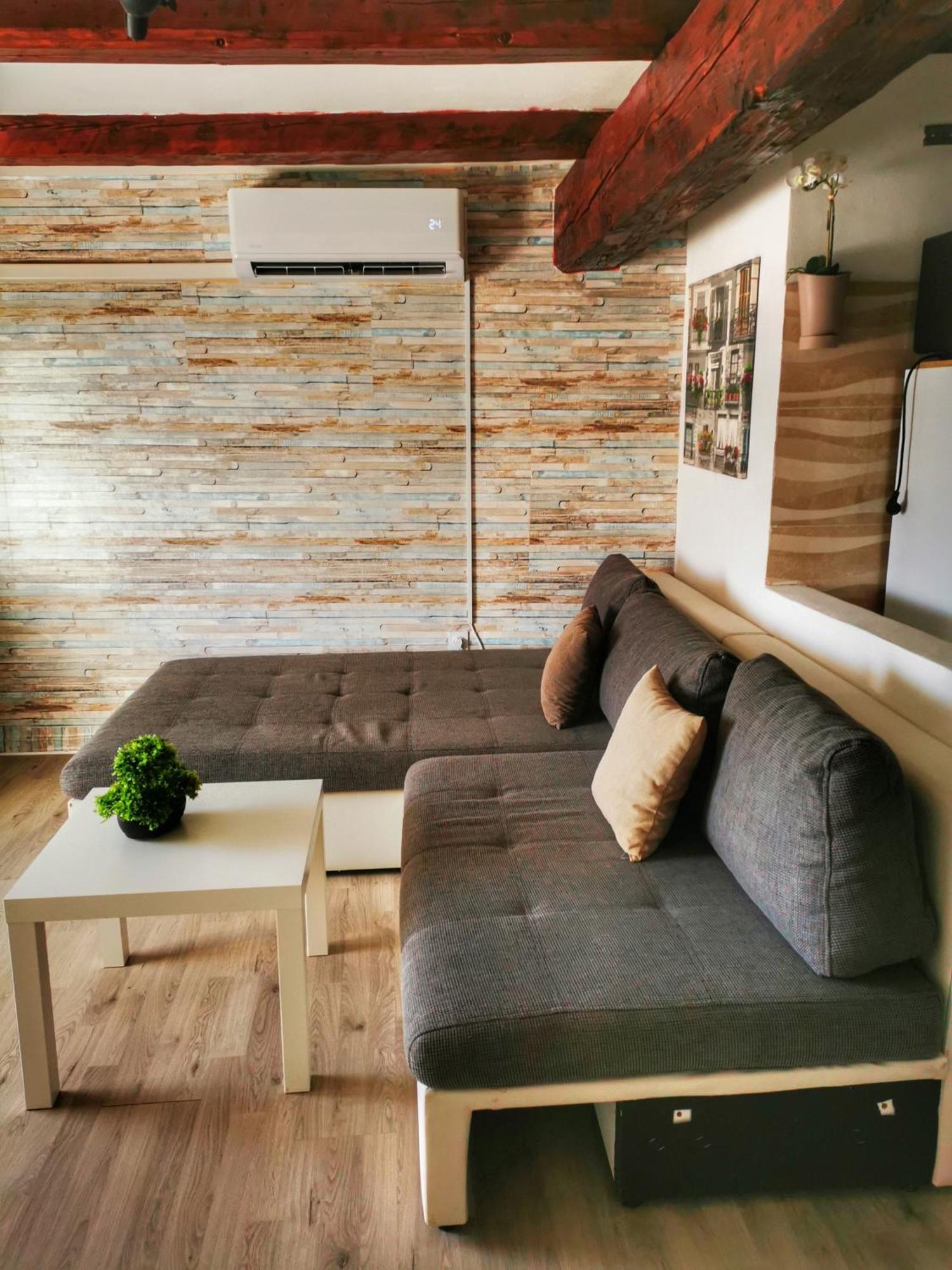 Attica Apartment بولا المظهر الخارجي الصورة